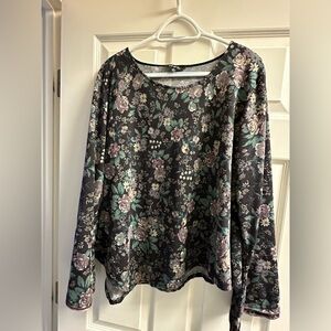 Floral Long sleeve purple sweater Top Yak & Yeti size large